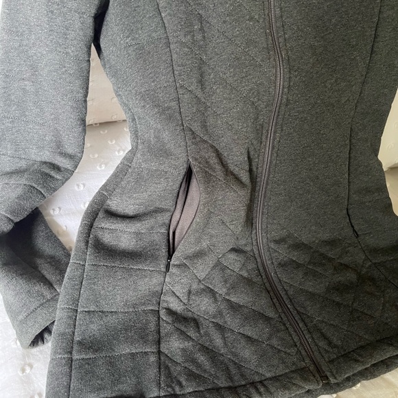 NORTH FACE Excellent North Face women grey jacket. - Picture 4 of 10